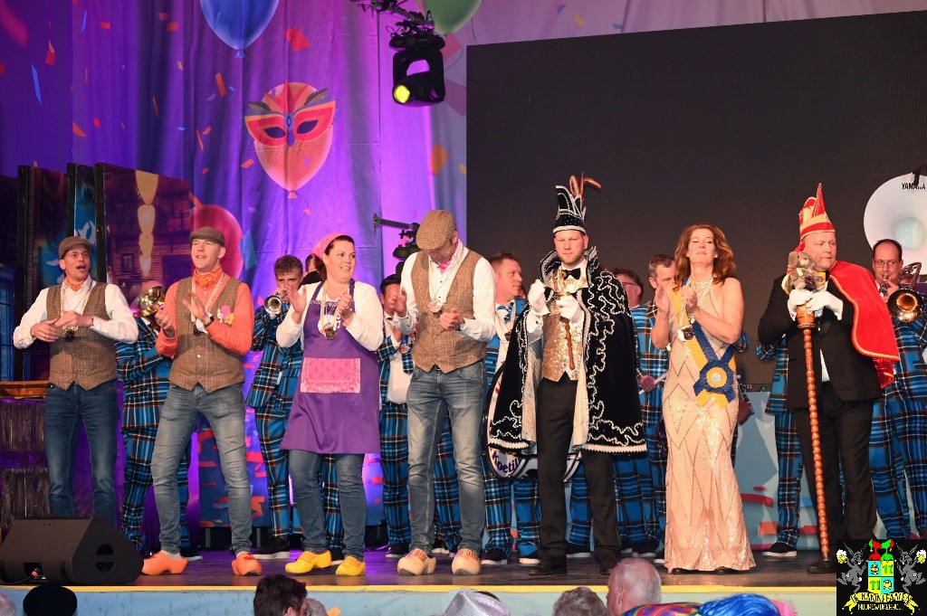 ../Images/Senioren carnaval 2024 360.jpg